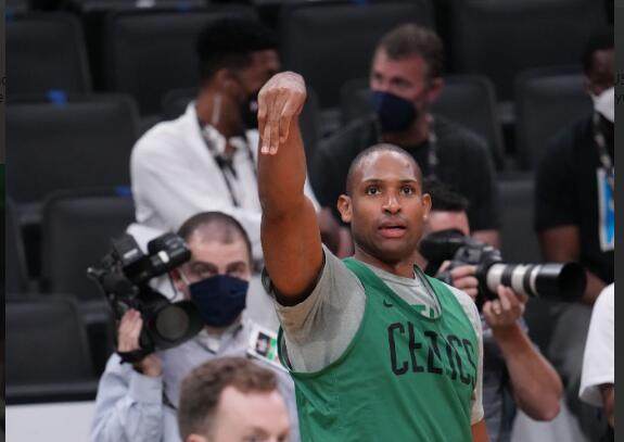 竞彩-36岁霍福德享受比赛:我会全力以赴